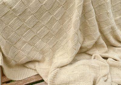 große Wolldecke aus Wolle und Mohair | Beeja strickt